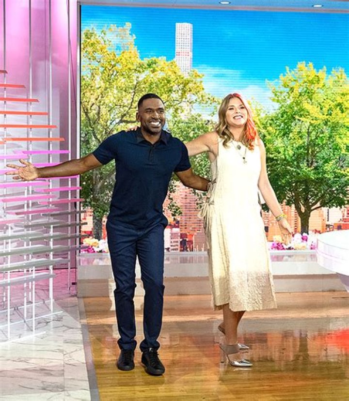 Justin Sylvester Pushes Jenna Bush Hager On The ‘Today’ Show: Video – Hollywood Life