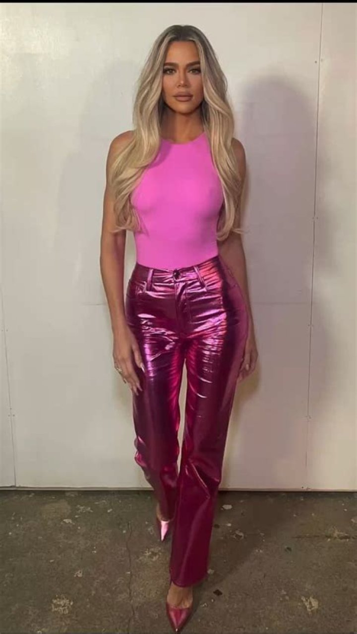 Khloe Kardashian Wearing Pink – Pics