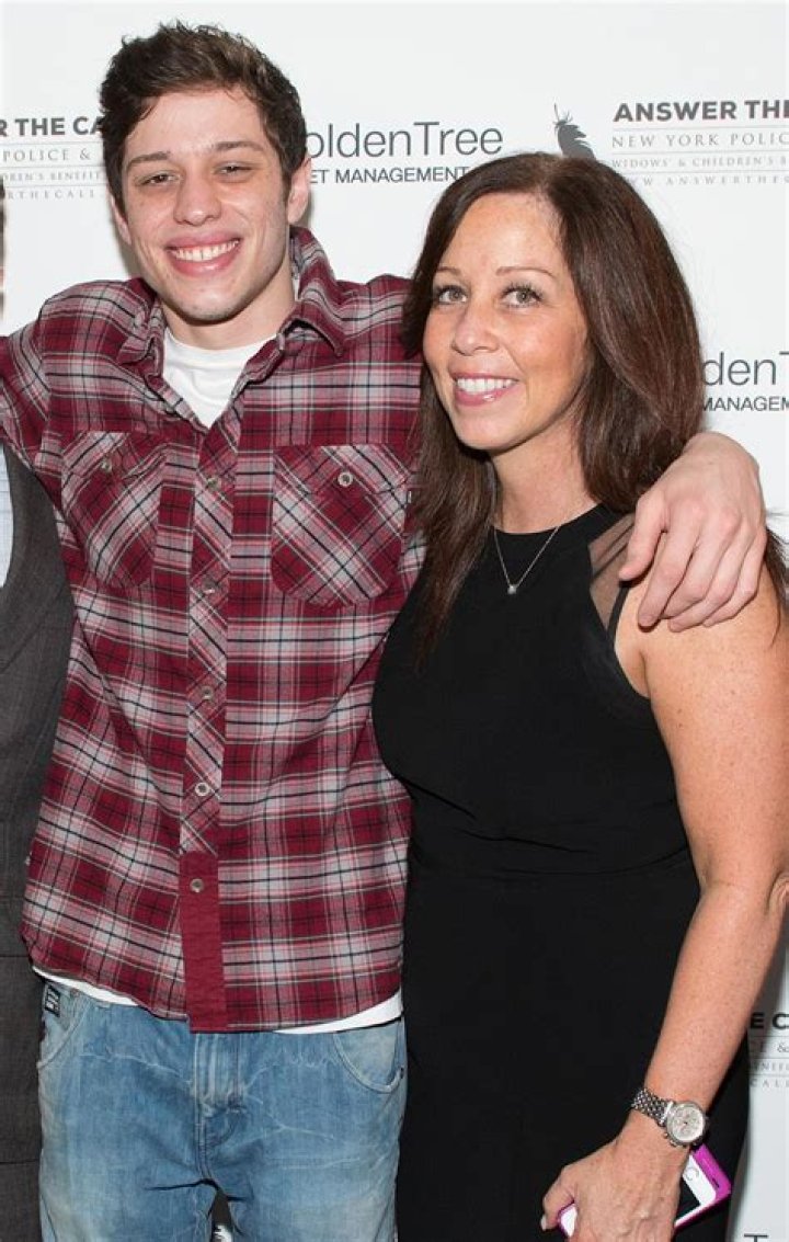 Kim Kardaashian’s Conversation With Pete Davidson’s Mother Revealed – Hollywood Life