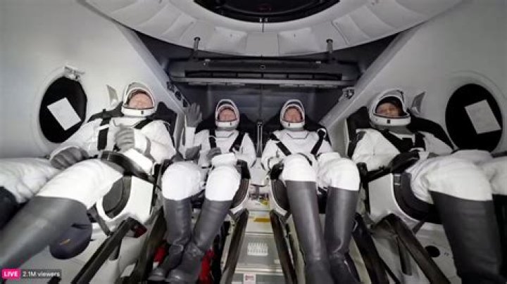 Kourtney Kardashian Hilariously Compares Herself To An Alien In Gorgeous New Selfie: ‘Greetings Earthlings’