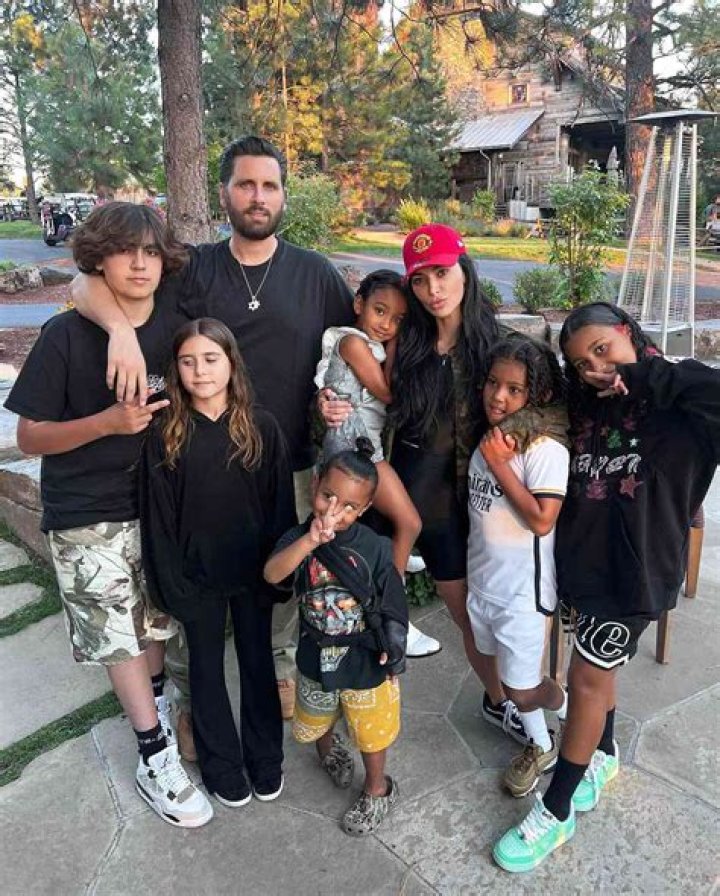 Kourtney Kardashian Lounges Around In Scott Disick’s Cool ‘Stay Home’ Sweatpants On Instagram 
