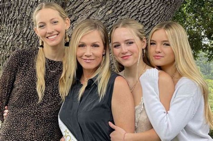 Kristen Bell Shares Rare Photos of Her Daughters On Family Trip – Hollywood Life