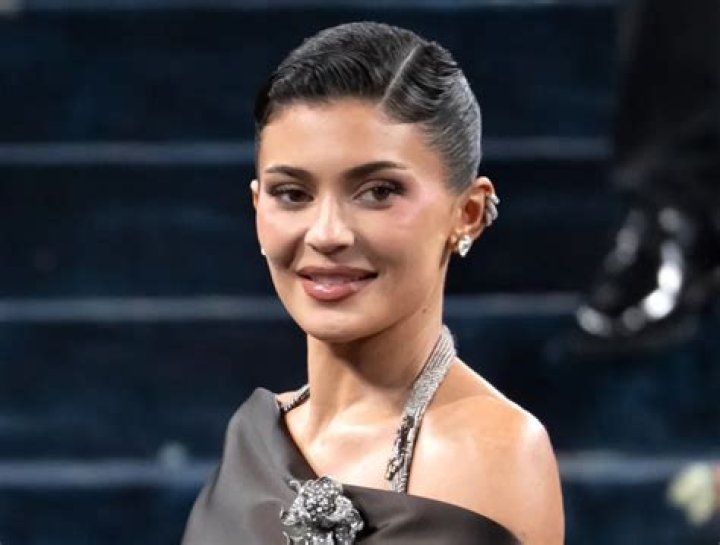 Kylie Jenner Debuts Gorgeous New Hair Makeover In Isolation: See Her Shorter, Lighter Locks