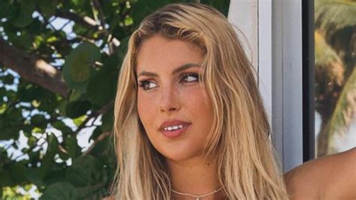Labor Day: Kim Kardashian & More Celebs Rocking Bikinis On The Beach Before Summer Ends
