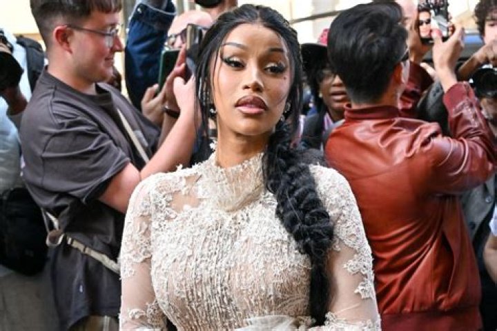 Nicki Minaj Disses ‘L&HH’s Cardi B Over ‘Dumb’ Freestyle Rap — Report