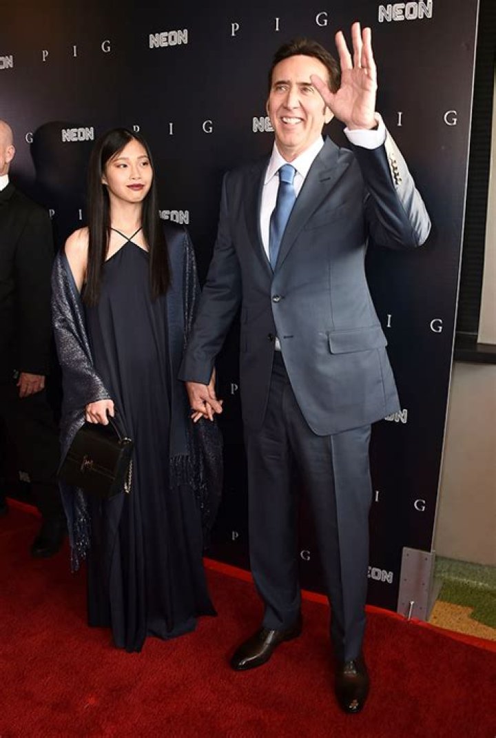 Nicolas Cage & Wife Riko Shibata Walk 1st Red Carpet: Photos – Hollywood Life