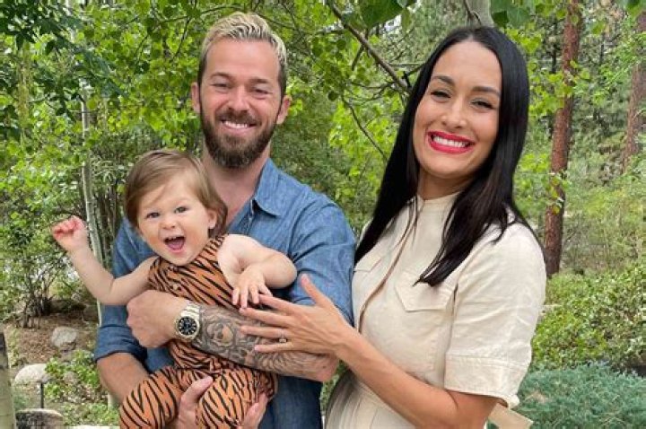 Nikki Bella Holds Hands With Artem Chigvintsev & Shows Off Her Baby Bump At Farmer’s Market