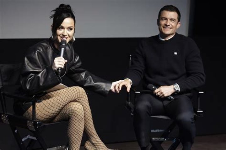 Orlando Bloom’s Ex, Miranda Kerr Likes Katy Perry’s Pregnancy Announcement 