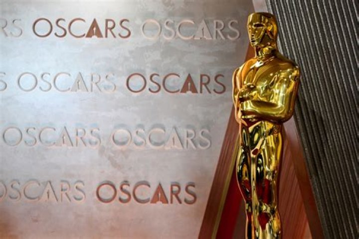 Oscars Leave Luke Perry & Cameron Boyce Out Of 2020 In Memoriam & Fans Are Furious