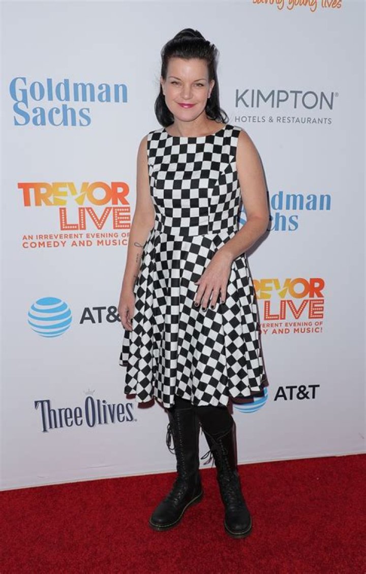 Photos Of The Actress, Singer & ‘NCIS’ Star – Hollywood Life