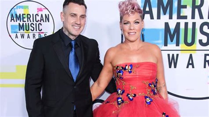 Pink & Carey Hart’s Relationship Timeline On 15th Anniversary: Photos – Hollywood Life