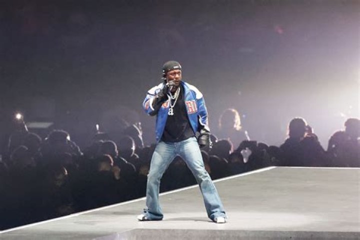 Pregnant Rihanna Rocks Cropped T-Shirt & Jeans In 1st Photos After Super Bowl Performance