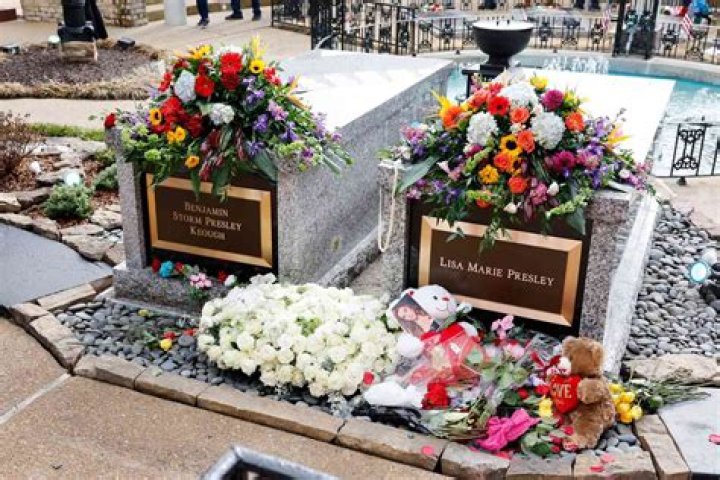 Priscilla Presley’s Eulogy At Lisa Marie Presley’s Funeral – Hollywood Life