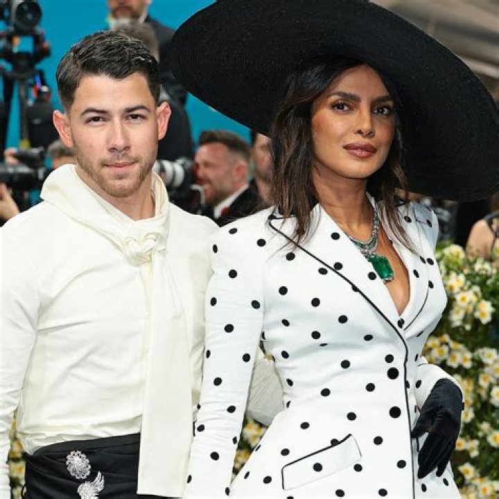 Priyanka Chopra Surprises Nick Jonas With A Sweet Kiss In The Middle Of His Album Launch