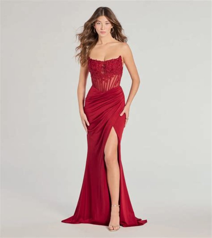 Red Strapless Gown – Hollywood Life