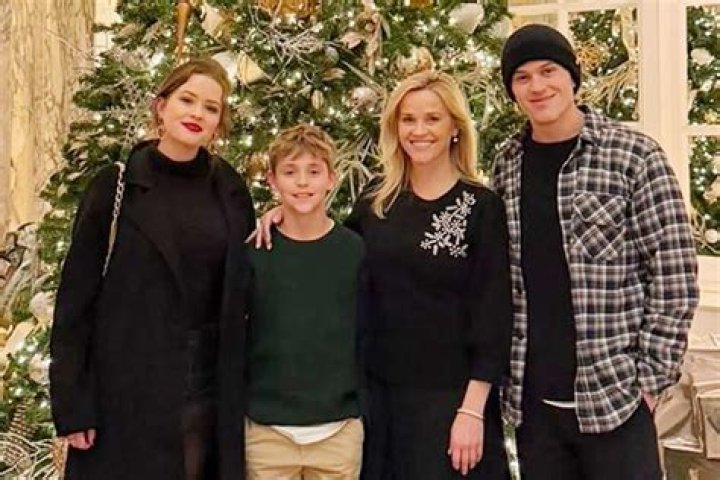 Reese Witherspoon Does Hilarious Happy Dance & Celebrates Her Kids’ Return To School With Cake — Watch
