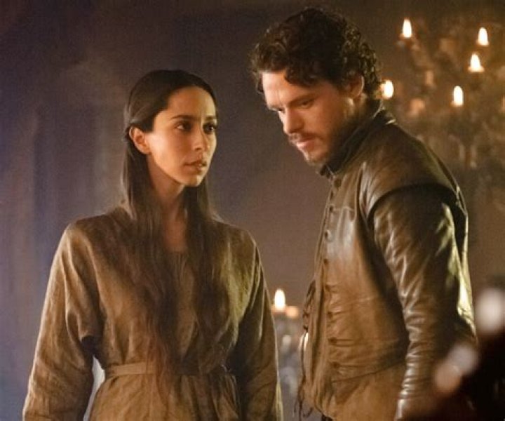 Robb Stark Dies On ‘Game Of Thrones’ — Celebrities React On Twitter – Hollywood Life