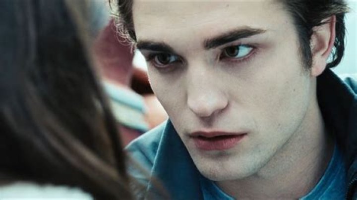 Robert Pattinson Makes Sweet Music With Cute Brunette In New Video