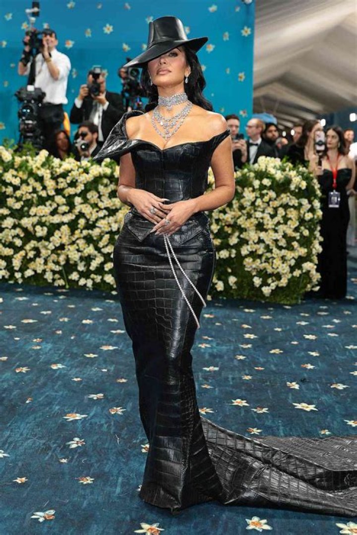 See Posts From Kim K. & More – Hollywood Life