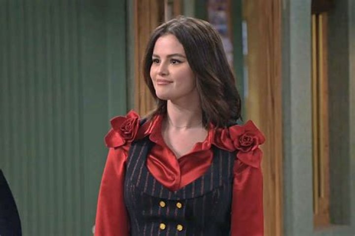 Selena Gomez Awkward On ‘The View’ — Song Ruined By Technical Difficulties – Hollywood Life