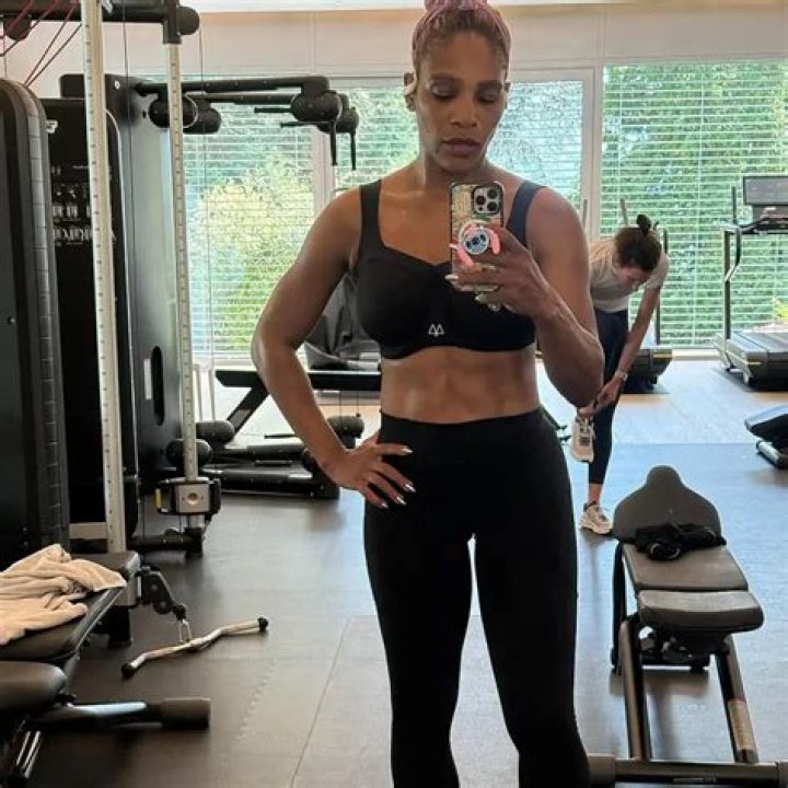 Serena Williams Waxes Eyebrows After A Hater Calls Them ‘Caterpillars’