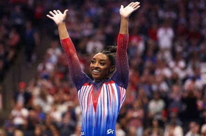 Simone Biles Giggles As She Snuggles Up With Jonathan Owens in Cute Selfie Video — Watch