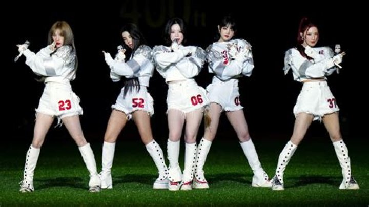 Sunmi: K-Pop Star Admits She Has A ‘LGBT’ Side To Her Life & Fans Are Applauding Her