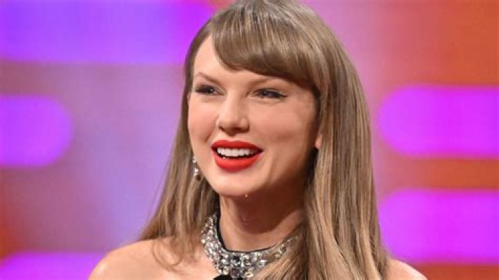 Taylor Swift Appears to Say ‘I Love You’ to Travis Kelce During Sweet PDA Moment on the Field