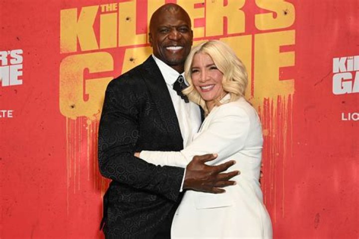 Terry Crews Does ‘A Thousand Miles’ At The Piano – Hollywood Life