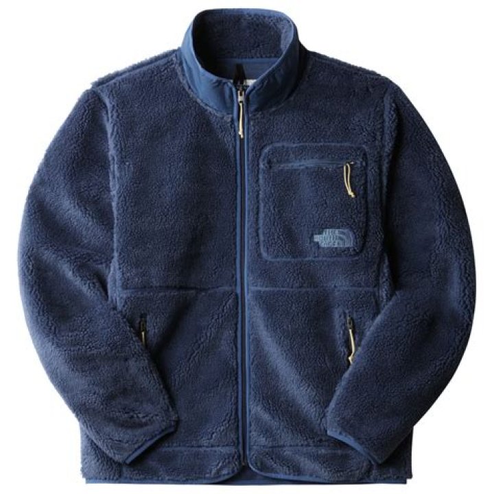 This Thermal Fleece Is Perfect For Outdoor Fall & Winter Workouts & It’s On Sale For Less Than $40