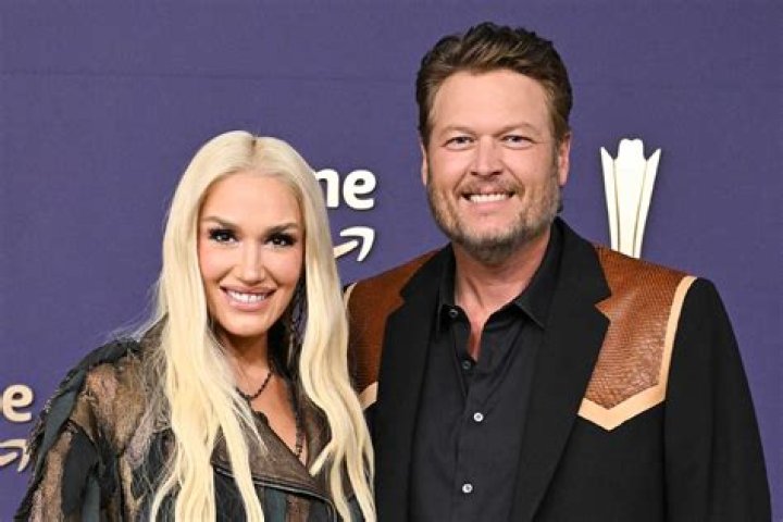 [VIDEO] Blake Shelton Catches Gwen Stefani After She Trips — So Cute – Hollywood Life