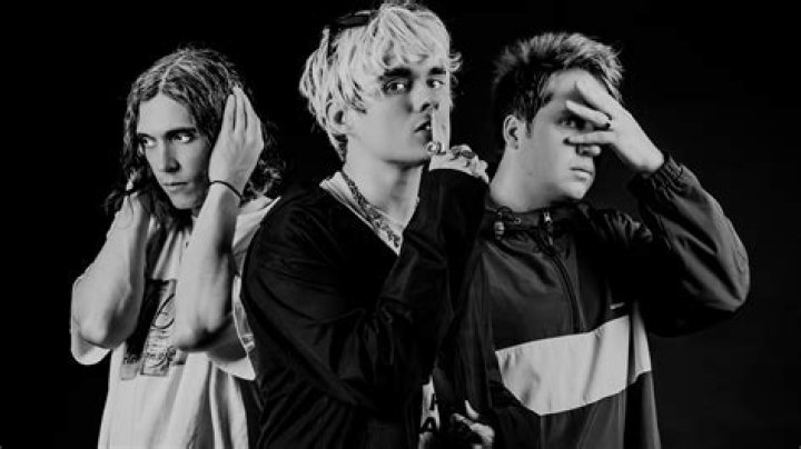Waterparks Singer Reveals He’s Welcomed Child – Hollywood Life