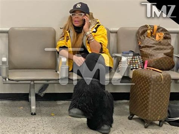 Wendy Williams Spotted Heading To Miami From Newark Airport – Hollywood Life