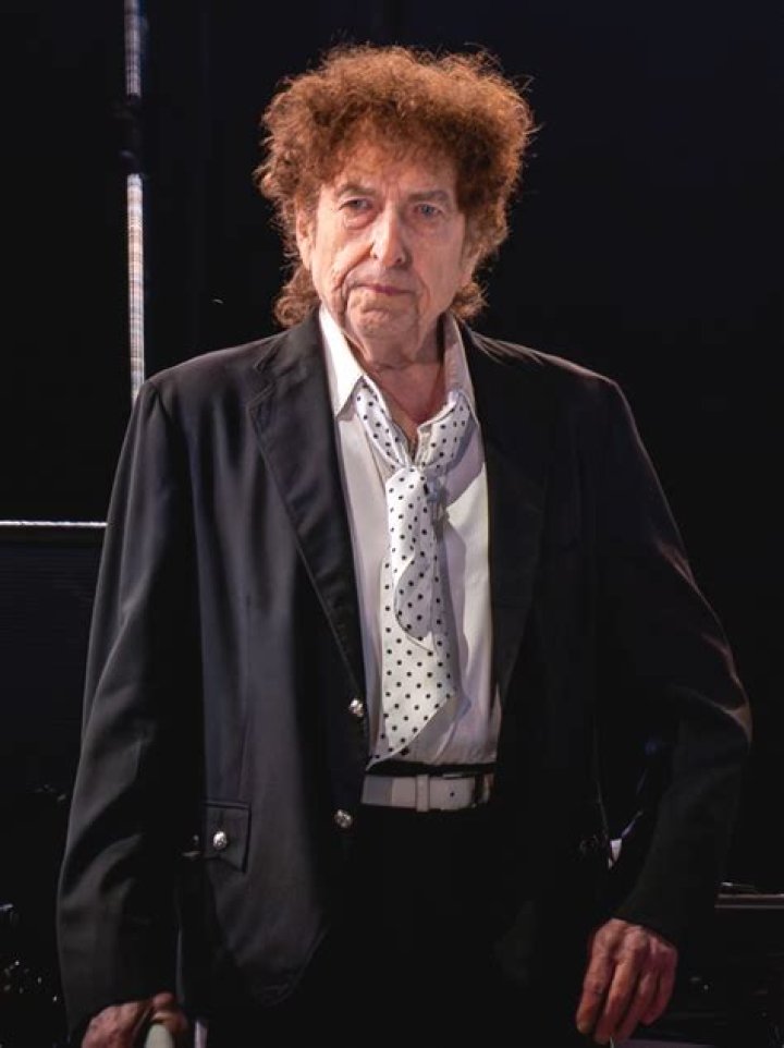Who Is Bob Dylan? 5 Things To Know About The Legendary Singer – Hollywood Life